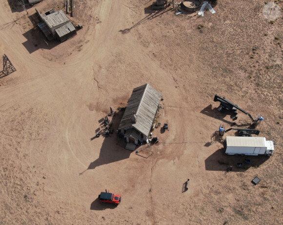 Exclusif - Vue aérienne du lieu de tournage du film "Rust" ou Halyna Hutchins (directrice de la photographie du film) a été abattue accidentellement par l'acteur Alec Baldwin à Santa Fe au Nouveau-Mexique le 23 octobre 2021.