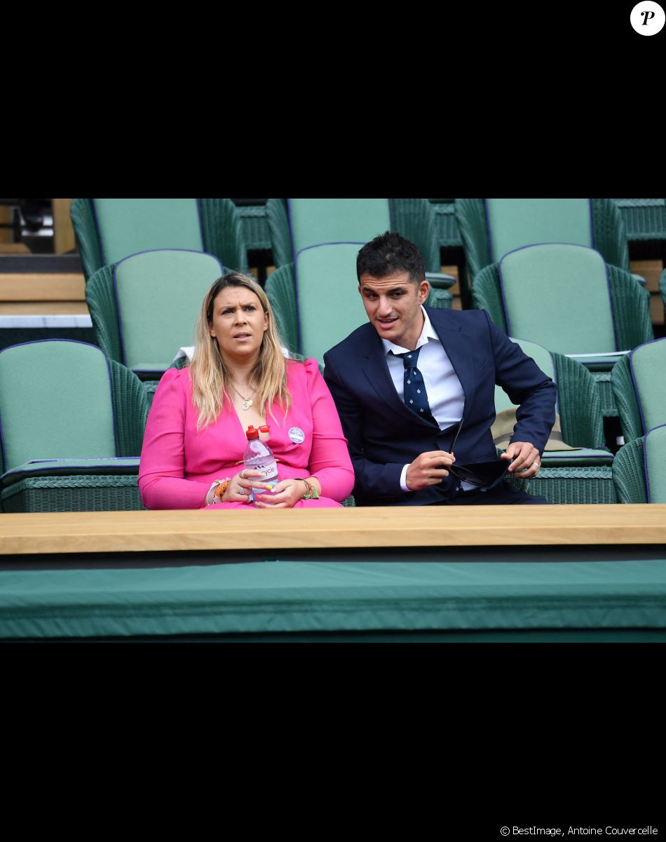 Marion Bartoli et son mari Yahya Boumediene dans les tibunes du tournoi de tennis de Wimbledon au All England Lawn Tennis and Croquet Club à Londres, Royaume Uni, le 10 juillet 2021. © Antoine Couvercelle/Panoramic/Bestimage