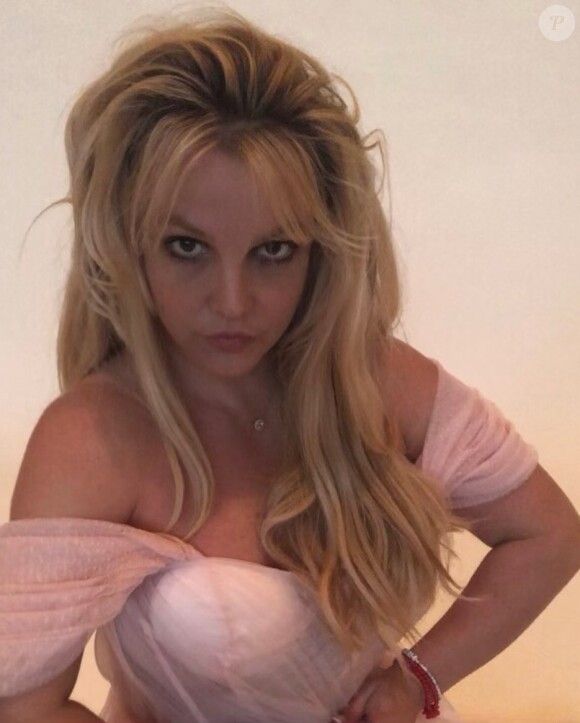 Britney Spears, bientôt mariée à Sam Asghari : sa robe sera signée Versace !