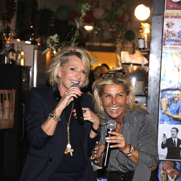 Exclusif - Sophie Davant, Caroline Margeridon - Anniversaire de Caroline Margeridon à Paris. Le 4 octobre 2021. © Cédric Perrin / Bestimage