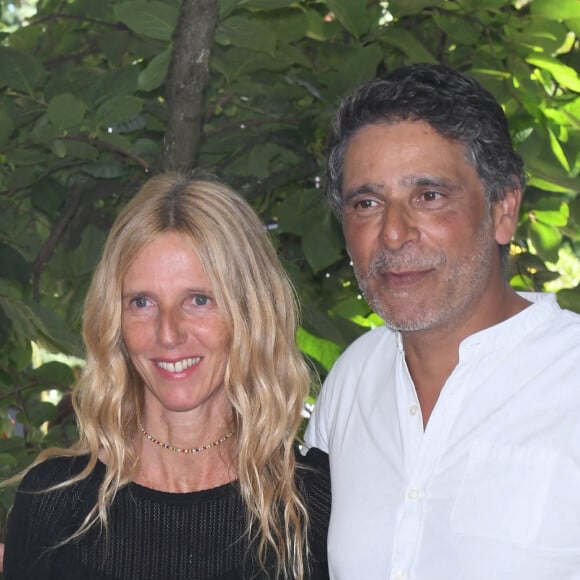 Sandrine Kiberlain et Pascal Elbé - Photocall du film "On est fait pour s'entendre" lors du 14e Festival du Film Francophone d'Angoulême. Le 28 août 2021. © Coadic Guirec / Bestimage