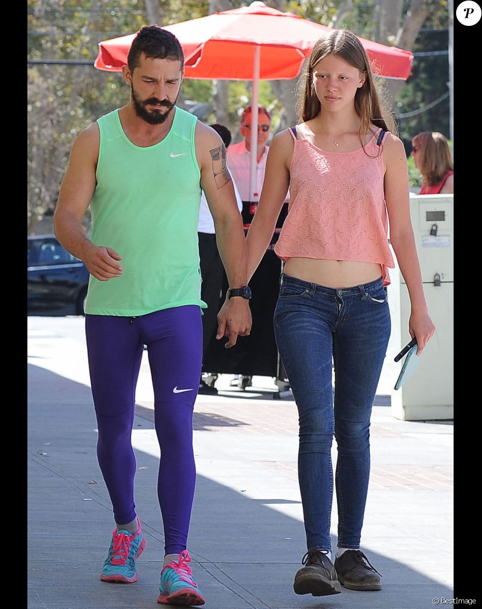 Shia LaBeouf et sa petite amie Mia Goth vont prendre leur petit déjeuner à Los Angeles le 6 septembre 2014.