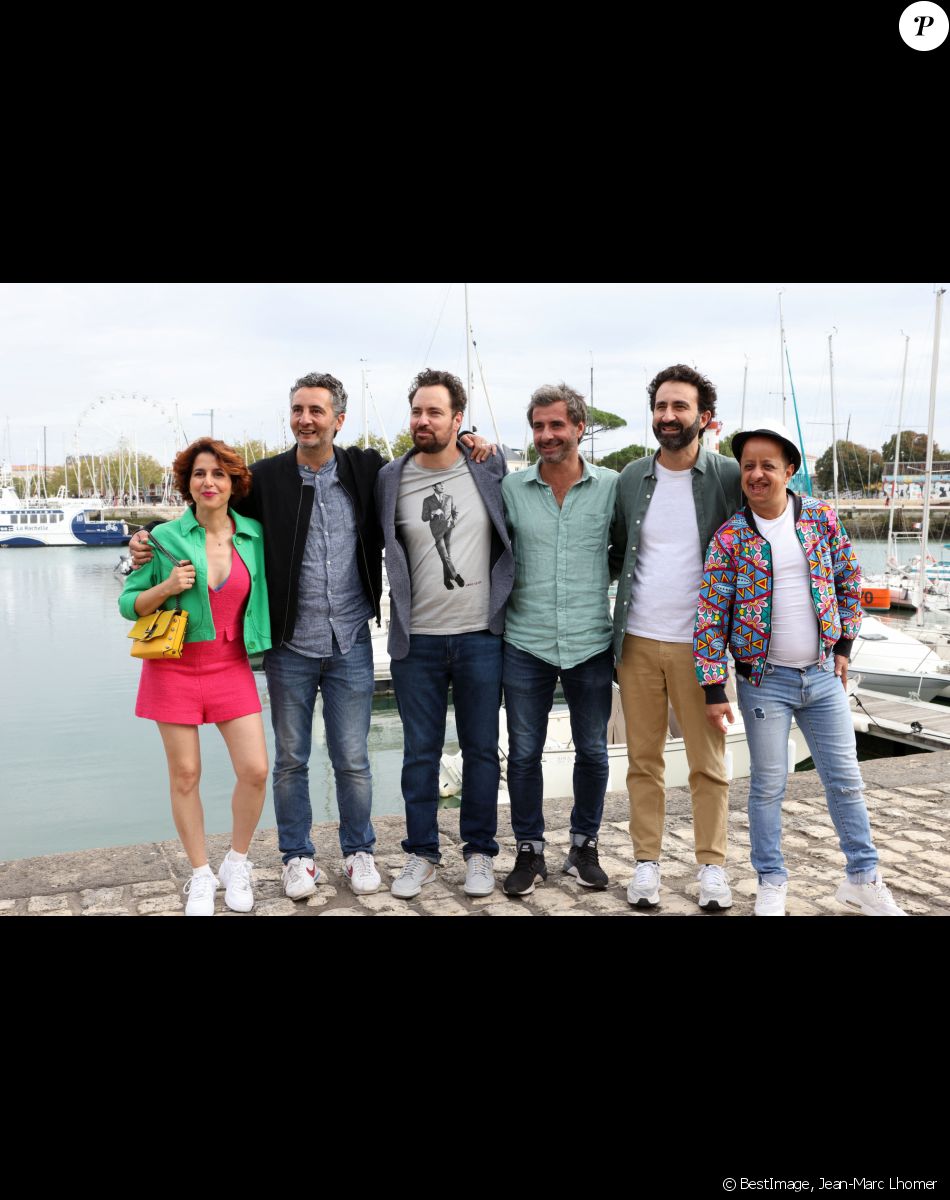 Nadia Roz, Nader Boussandel, Loïc Legendre, Alexandre Varga, Mathieu Madenian et Booder au photocall du film "Le Furet" lors de la 23ème édition du Festival de la Fiction tv de la Rochelle 2021 à La Rochelle, France, le 15 septembre 2021. © Jean-Marc Lhomer / Bestimage