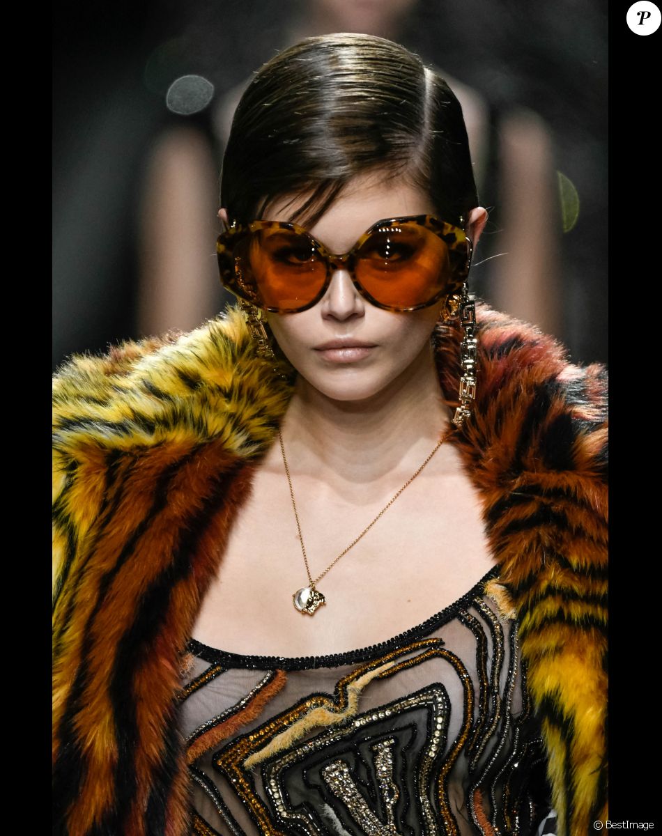 Kaia Gerber - Fashion week , automne-hiver 2020 2021, Milan.
