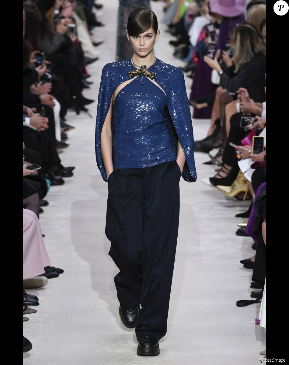 Kaia Gerber - Défilé Valentino collection prêt-à-porter Automne/Hiver 2020-2021 lors de la Fashion Week à Paris, le 1er mars 2020.