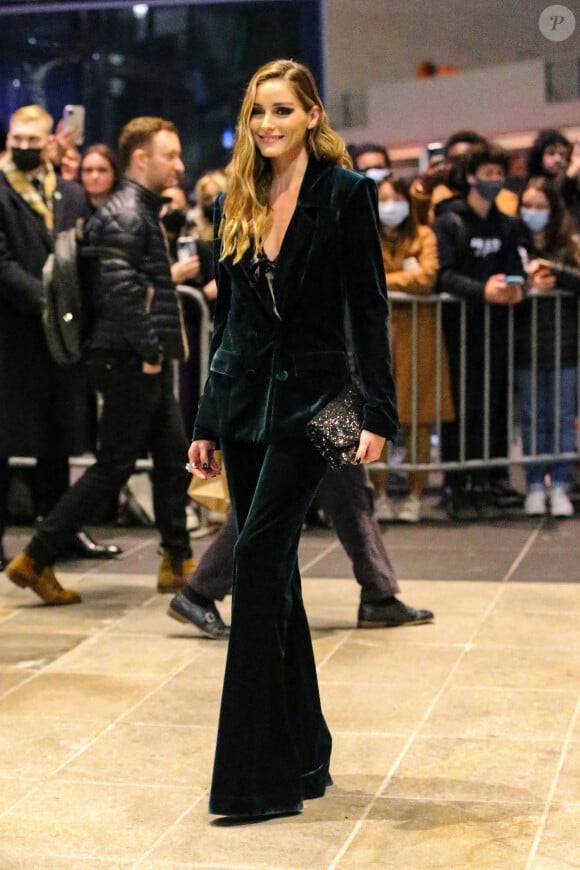 Olivia Palermo arrive à la première du film "House of Gucci" à New York, le 16 novembre 2021.