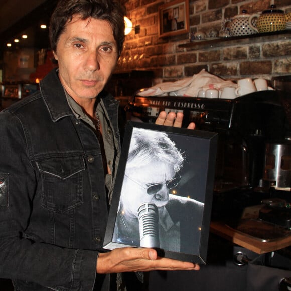 Exclusif - Jean-Luc Lahaye - Dîner au restaurant "Alfredo Positano" à Paris. Le 7 juillet 2020 © Baldini / Bestimage 