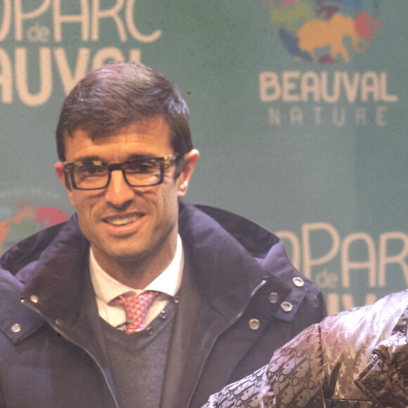 Kylian Mbappé lors de la cérémonie des noms pour les deux bébés pandas nés en août dernier dans le parc zoologique "Zooparc de Beauval". © Zooparc de Beauval via Bestimage