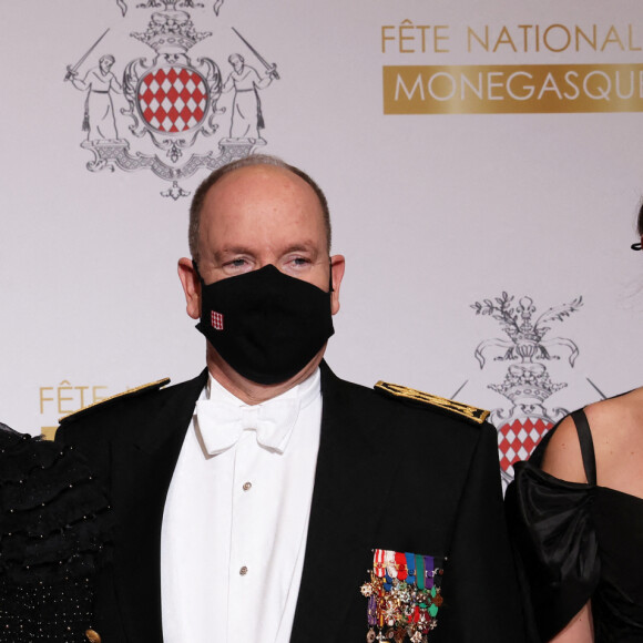 Charlotte Casiraghi, lle prince Albert II de Monaco et Tatiana Santo Domingo - La famille princière de Monaco arrive à la soirée de Gala Plácido Domingo – Nuit espagnole au Grimaldi Forum dans la salle des Princes lors de la fête nationale de Monaco, le 19 novembre 2021. © Jean-Charles Vinaj/Pool Monaco/Bestimage