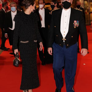 Charlotte Casiraghi, le prince Albert II de Monaco, Andrea Casiraghi et sa femme Tatiana Santo Domingo - La famille princière de Monaco arrive à la soirée de Gala Plácido Domingo – Nuit espagnole au Grimaldi Forum dans la salle des Princes lors de la fête nationale de Monaco, le 19 novembre 2021. © Jean-Charles Vinaj/Pool Monaco/Bestimage