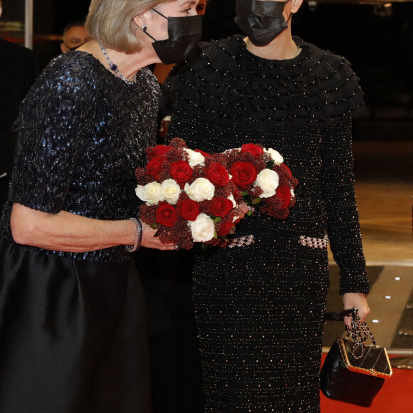 La princesse Caroline de Hanovre, Charlotte Casiraghi - La famille princière de Monaco arrive à la soirée de Gala Plácido Domingo – Nuit espagnole au Grimaldi Forum dans la salle des Princes lors de la fête nationale de Monaco, le 19 novembre 2021. © Claudia Albuquerque/Bestimage