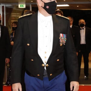 Le prince Albert II de Monaco - La famille princière de Monaco arrive à la soirée de Gala Plácido Domingo – Nuit espagnole au Grimaldi Forum dans la salle des Princes lors de la fête nationale de Monaco, le 19 novembre 2021. © Claudia Albuquerque/Bestimage