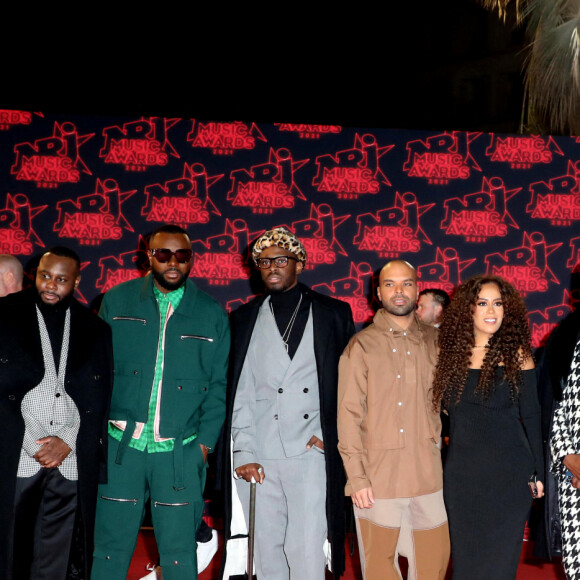 Gims, Dadju, Amel Bent (enceinte), Slimane et Vitaa, lors de la 23ème édition des NRJ Music Awards 2021 au Palais des Festivals de Cannes, le 20 novembre 2021. © Dominique Jacovides/Bestimage