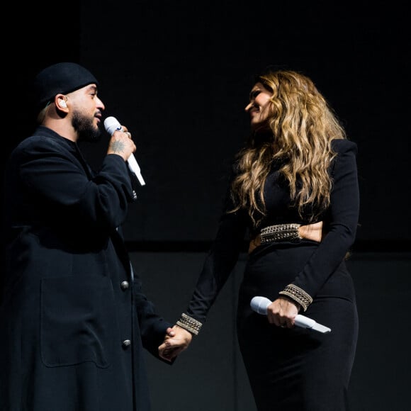 Exclusif - Vitaa et Slimane sur la scène de l'AccorHotels Arena à Paris pour leur tournée " Versus Tour" le 22 octobre 2021. © Tiziano Da Silva / Bestimage