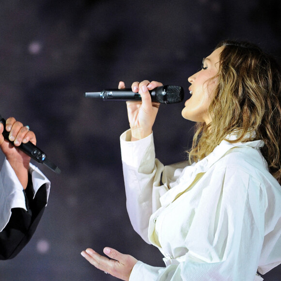 A n'utiliser que dans le cadre de l'émission - Exclusif - No Tabloids - Vitaa et Slimane - Enregistrement de l'émission "La soirée extraordinaire : La musique comme vous ne l'avez jamais vue", qui sera diffusée le 30 juin sur M6. Les décors de l’émission apparaîtront en réalité augmentée (AR). Des artistes seront à l’honneur dans cette émission, dans des «&8201;décors dignes des effets spéciaux des plus grands films&8201;» © Gaffiot-Moreau / Bestimage  Exclusive - No Web No Blog pour Belgique et Suisse 