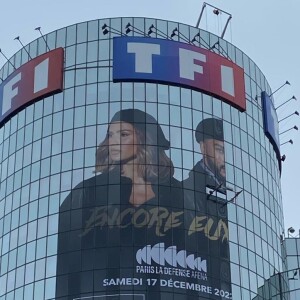 Vitaa et Slimane annoncent un nouveau concert événement LE 17 DÉCEMBRE 2022 à la Défense Arena sur la Tour TF1 à Boulogne-Billancourt. le 21 novembre 2021, au lendemain de leur victoire aux NRJ Music Awards.