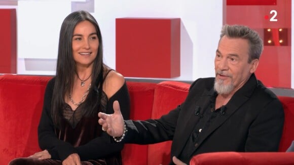 Florent Pagny et Azucena Caamaño invités dans l'émission "Vivement dimanche".