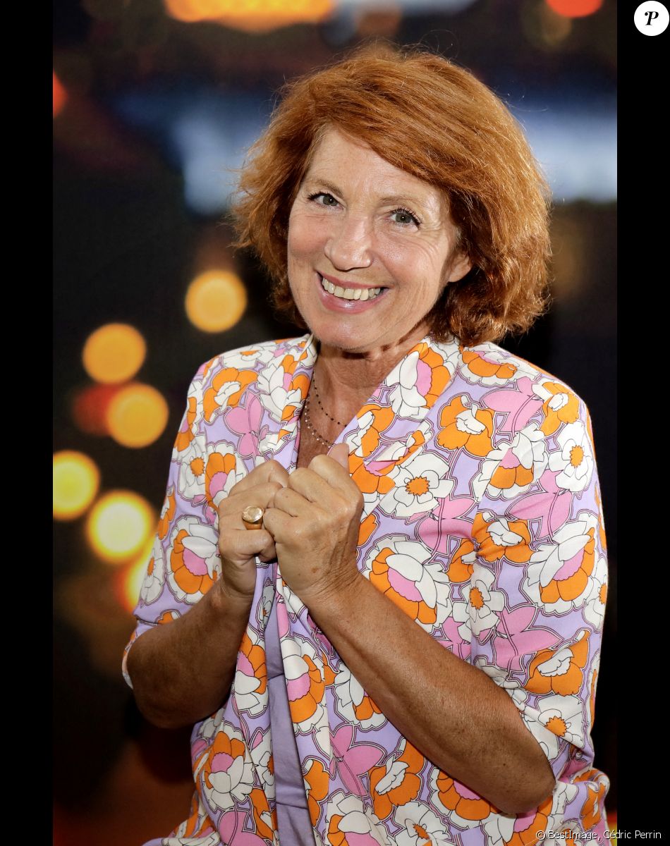 Exclusif - Portrait de Véronique Genest, lors de l'enregistrement de l'émission "L'Instant de Luxe". Le 23 septembre 2021 © Cédric Perrin / Bestimage