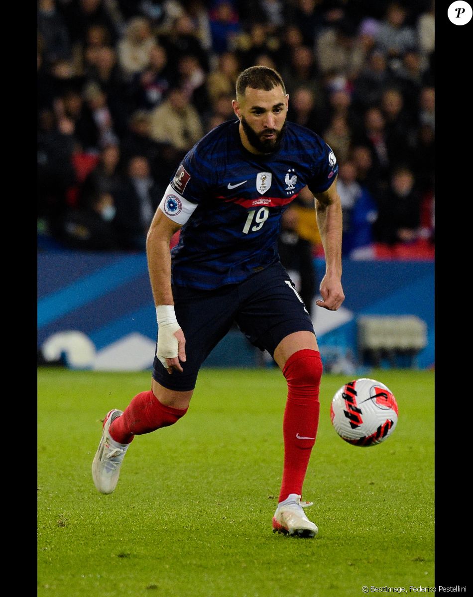 Karim Benzema (19 France) lors du match de football de qualification pour la Coupe du monde 2022 entre la France et le Kazakhstan au stade Parc des Princes à Paris, France, le 13 novembre 2021. La France a gagné 8-0. © Federico Pestellini/Panoramic/Bestimage