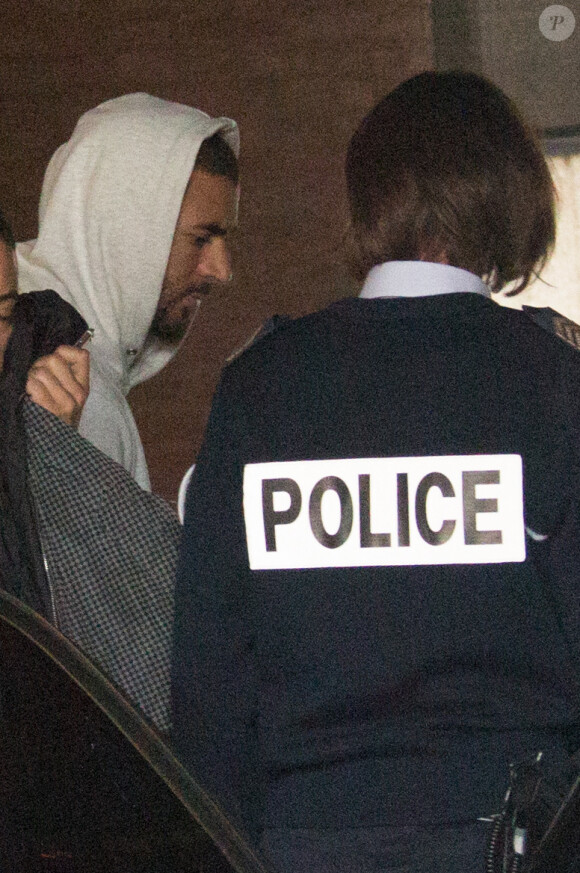 Karim Benzema quitte le tribunal de Versailles le 5 novembre 2015.