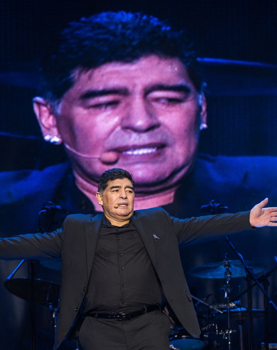 Diego Armando Maradona est nommé citoyen d'honneur de la ville de Naples, sur la Piazza del Plebiscito, le 5 juillet 2017.