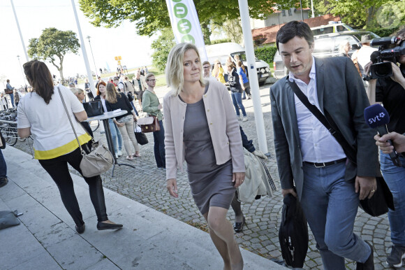 L'économiste français Thomas Piketti et la ministre des finances suédoise Magdalena Andersson lors du Almedalen 2014 à Visby, le 30 juin 2014.