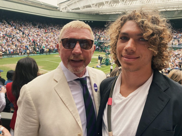 Elias Becker et son père Boris Becker à Wimbledon. Juillet 2021.