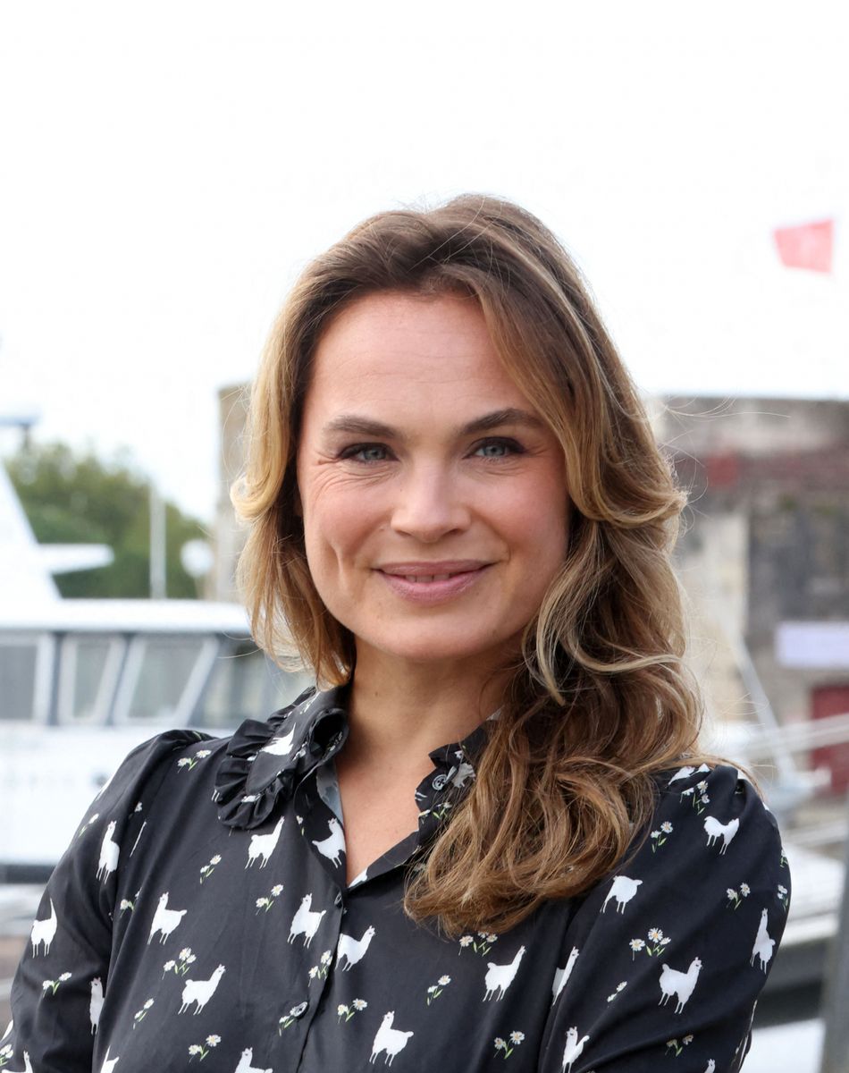 Mélanie Maudran au photocall de la série "Un si grand soleil" lors de la 23ème édition du Festival de la Fiction tv de la Rochelle 2021 le 18 septembre 2021. © Jean-Marc Lhomer / Bestimage
