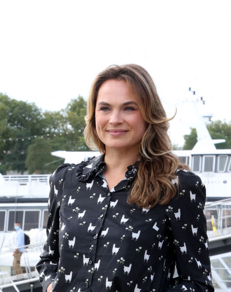 Mélanie Maudran au photocall de la série "Un si grand soleil" lors de la 23ème édition du Festival de la Fiction tv de la Rochelle 2021 le 18 septembre 2021. © Jean-Marc Lhomer / Bestimage