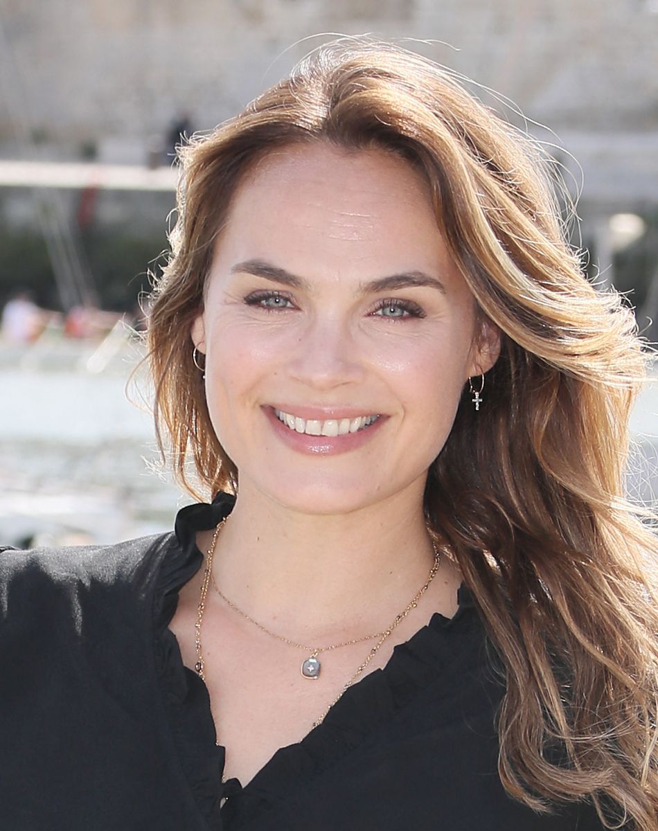 Melanie Maudran - Photocall de la série "Un si grand soleil" lors de la 21ème édition du Festival de la Fiction TV de la Rochelle. Le 14 septembre 2019 © Patrick Bernard / Bestimage