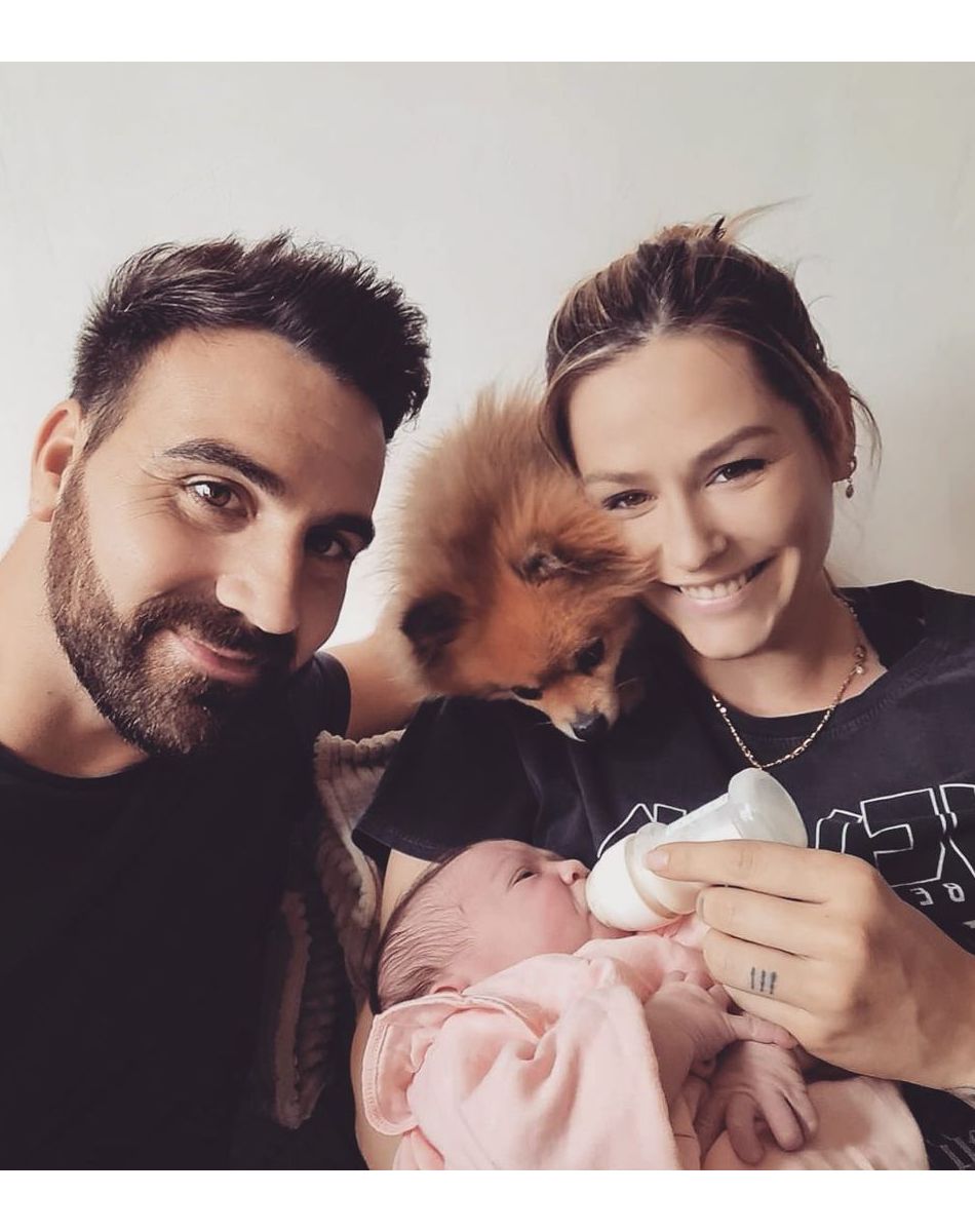 Matthieu et Laure de "Mariés au premier regard" avec leur fille