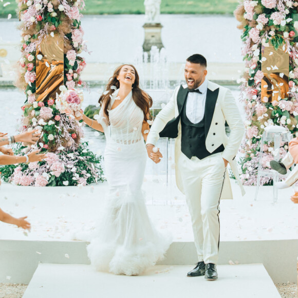 Exclusif - Mariage de Nabilla Benattia (robe de mariée créée par Jean-Paul Gaultier) et Thomas Vergara au château de Chantilly, France, le 6 juillet 2021. © Benjamin Decoin/Bestimage