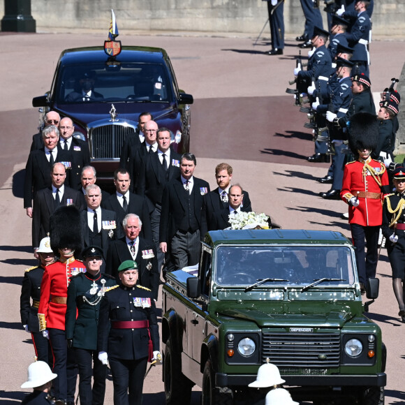 Le prince Charles, prince de Galles, la princesse Anne, le prince Andrew, duc d'York, le prince Edward, comte de Wessex, le prince William, duc de Cambridge, Peter Phillips, le prince Harry, duc de Sussex, David Armstrong-Jones, comte de Snowdon, Sir Timothy Laurence - Arrivées aux funérailles du prince Philip, duc d'Edimbourg à la chapelle Saint-Georges du château de Windsor, le 17 avril 2021.