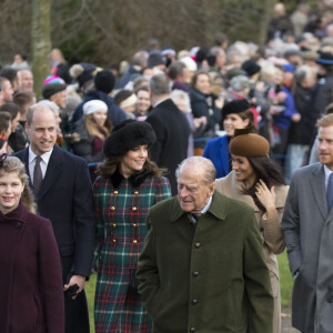 Le prince William, Catherine Kate Middleton la duchesse de Cambridge enceinte, Meghan Markle et son fiancé le prince Harry, le prince Philip, duc d'Edimbourg, Lady Louise Windsor - La famille royale d'Angleterre arrive à la messe de Noël à l'église Sainte-Marie-Madeleine à Sandringham, le 25 décembre 2017.