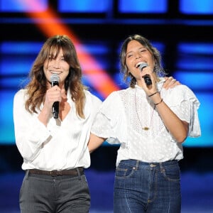 Exclusif -  Carla Bruni et Vanille - Surprises - Enregistrement de l'émission "La Chanson secrète 9" à la Seine musicale à Paris, diffusée le 27 novembre sur TF1 à 21h05 . © Gaffiot-Moreau / Bestimage 