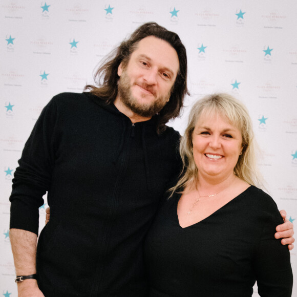 Valérie Damidot et son compagnon Régis Viogeat - Le chef pâtissier Christophe Michalak organise un goûter caritatif au profit de l'association l'Etoile de Martin dans le salon Haute Couture de l'hôtel Plaza Athénée à Paris, le 21 novembre 2015.