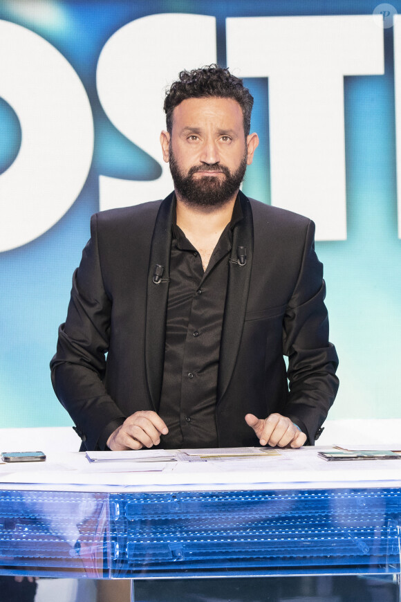 Exclusif - Cyril Hanouna lors de l'émission Touche pas à mon poste (TPMP) diffusée en direct sur C8 le 2 novembre 2021. © Jack Tribeca / Bestimage