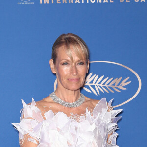 Estelle Lefébure (robe Yanina Couture) - Photocall du dîner d'ouverture du 72ème Festival International du Film de Cannes, le 14 mai 2019. © Jacovides-Borde-Moreau/Bestimage 
