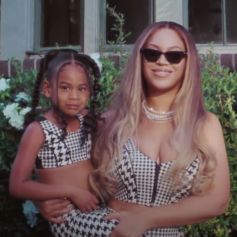 Beyoncé et ses filles Blue Ivy et Rumi apparaissent dans la nouvelle vidéo de campagne d'IVY PARK. Novembre 2021.