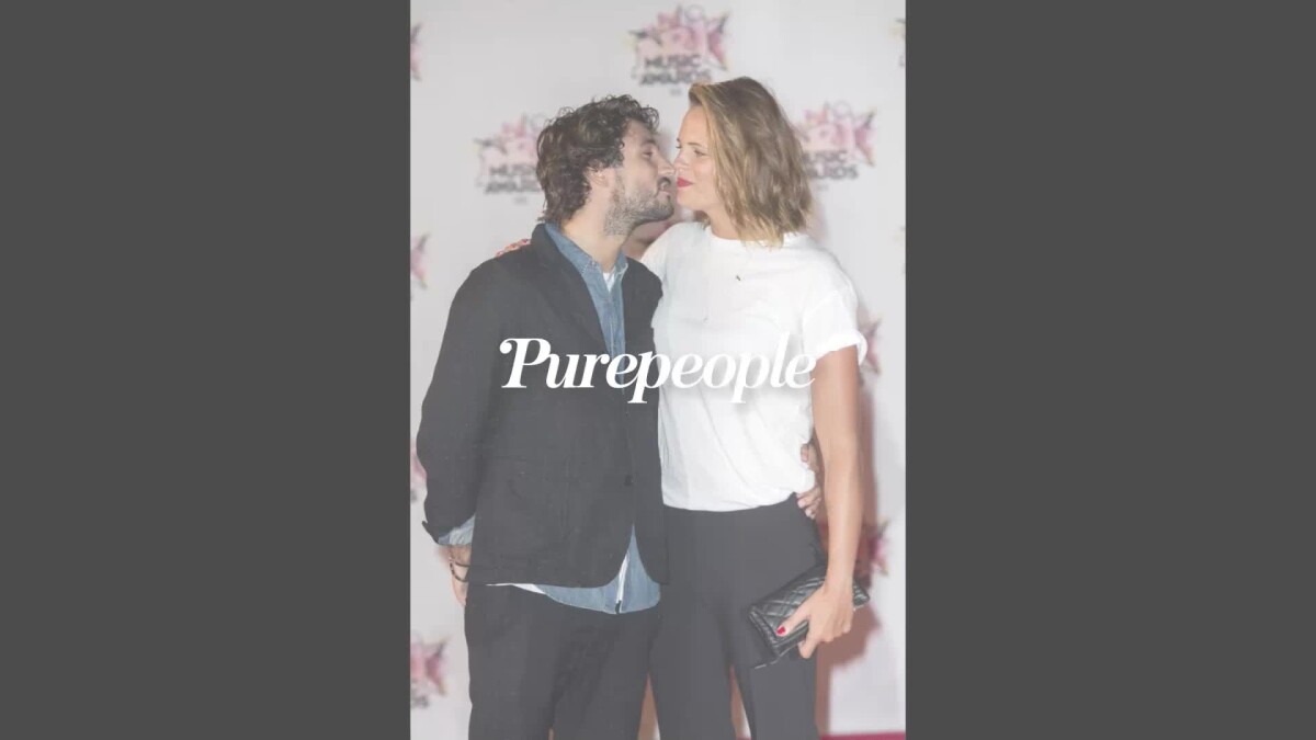 Vidéo : Laure Manaudou et Jérémy Frérot : Baiser, léchouilles et fesses  exposées... Folle soirée sans les enfants ! - Purepeople