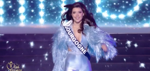 Miss Bourgogne 2021 : Chloé Galissi, 21 ans, 1,72 m, deuxième année d'un BTS immobilier. Election Miss France 2022 sur TF1, le 11 décembre 2021.