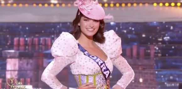 Miss Lorraine 2021 : Marine Sauvage, 23 ans, 1,75 m , étudiante en cinquième année de pharmacie. Election Miss France 2022 sur TF1, le 11 décembre 2021.