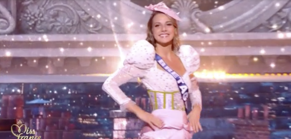 Miss Bretagne 2021 : Sarah Conan, 22 ans, 1,74 m, étudiante en communication à Rennes. Election Miss France 2022 sur TF1, le 11 décembre 2021.
