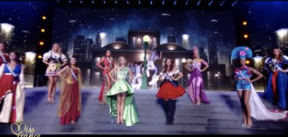 Les Miss dans leurs costumes régionaux lors de la 101e cérémonie Miss France 2021 - 11 décembre 2021, TF1