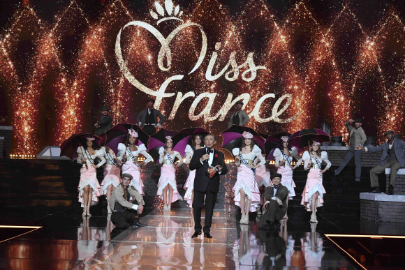 Les Miss régionales lors de la 101e cérémonie Miss France - Élection Miss France 2022 sur TF1, le 11 décembre 2021.
