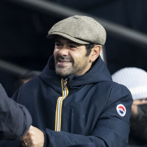 Jamel Debbouze - People au match de Ligue 1 Uber Eats "PSG contre Nice" au Parc des Princes à Paris. © Cyril Moreau/Bestimage