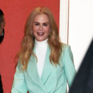 Nicole Kidman à la sortie de l'émission "Kelly & Ryan" à New York, le 2 décembre 2021.