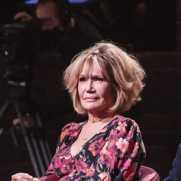 Exclusif - Clémentine Célarié pendant le tournage de l'émission On Est En Direct (OEED) du samedi 27/11/202, présentée par L.Salamé et L.Ruquier, à Paris, France, le 27 novembre 2021. © Jack Tribeca/Bestimage 