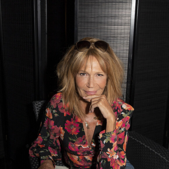 Exclusif - Clémentine Célarié - Backstage de l'enregistrement de l'émission " Surprise Sur Prise " qui sera diffusée en prime time le 26 septembre 2020 sur France 2 © Jack Tribeca / Bestimage 