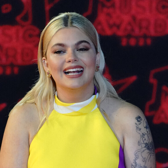 Louane Emera lors de la 23ème édition des NRJ Music Awards 2021 au Palais des Festivals de Cannes.